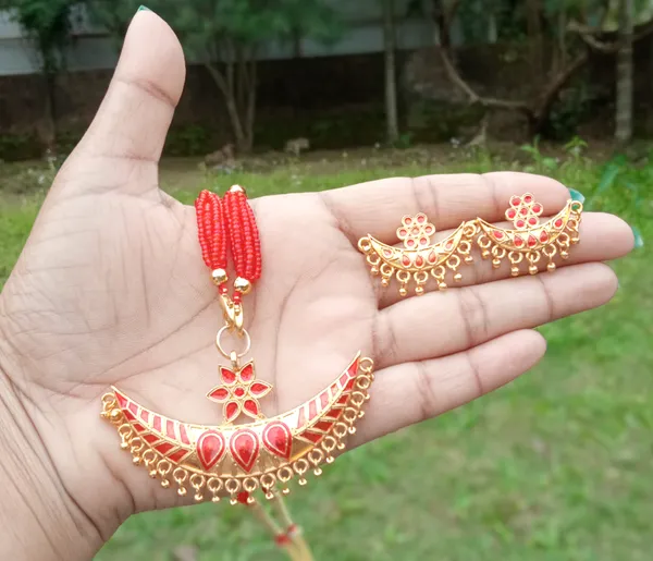 Assamese_Traditional_Gold_Plated_Red_Colour_Joonbiri_Tassel_Jewellery_Set_For_Women